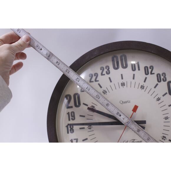 School, 1970s Seth Thomas, Large Clock, Quartz, Round, White, Wall Mount - Picture 2 of 3